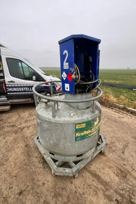 Prüfung einer mobilen Tankanlage, die als Großpackmittel (IBC) zugelassen ist.